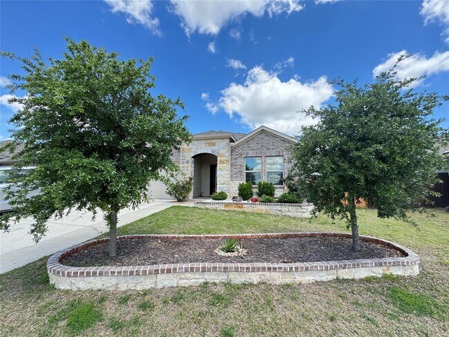 Building Photo - 105 Pearland St