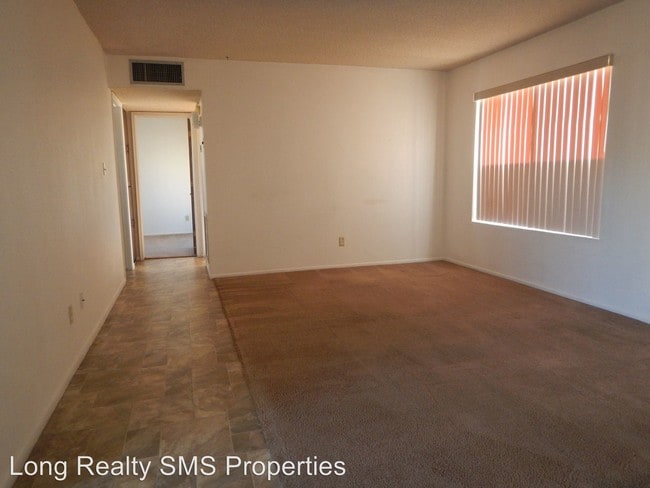 Building Photo - 2 br, 1 bath House - 1150 Plaza Oro Loma C
