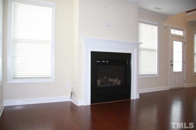 Foto del edificio - 921 Rosepine Drive