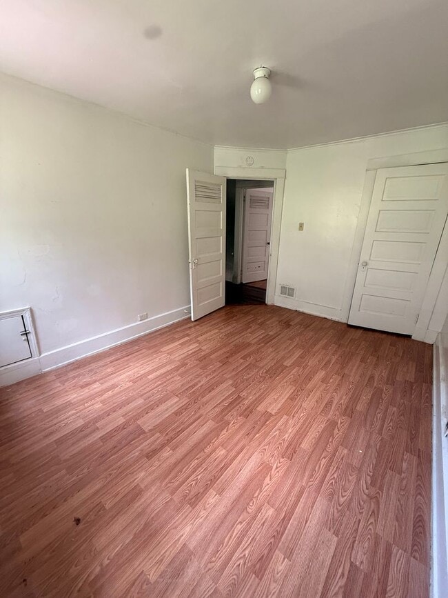 Photo - 2 Bedroom 1 Bathroom Townhouse For Rent