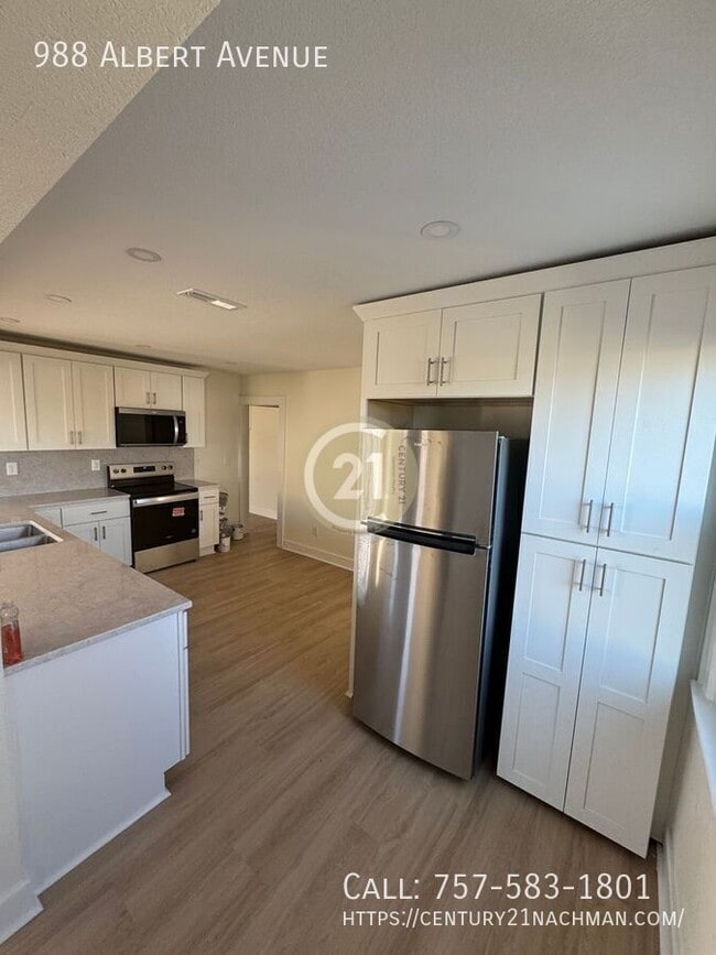 Building Photo - 988 Albert Ave