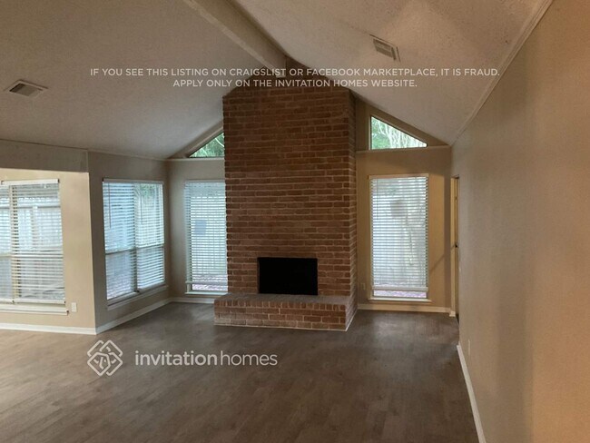 Foto del edificio - 2227 Briarwest Blvd