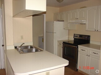 Building Photo - 2550 N Alafaya Trl