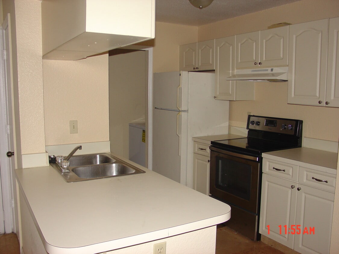 Primary Photo - 2550 N Alafaya Trl