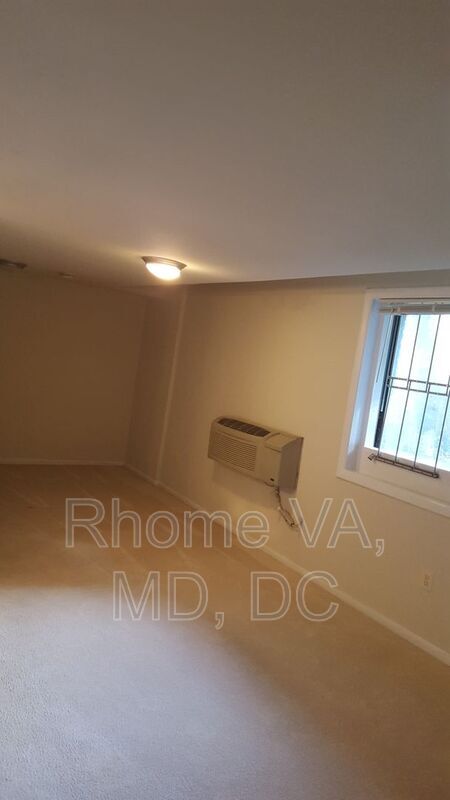 Building Photo - 3210 S 28th St