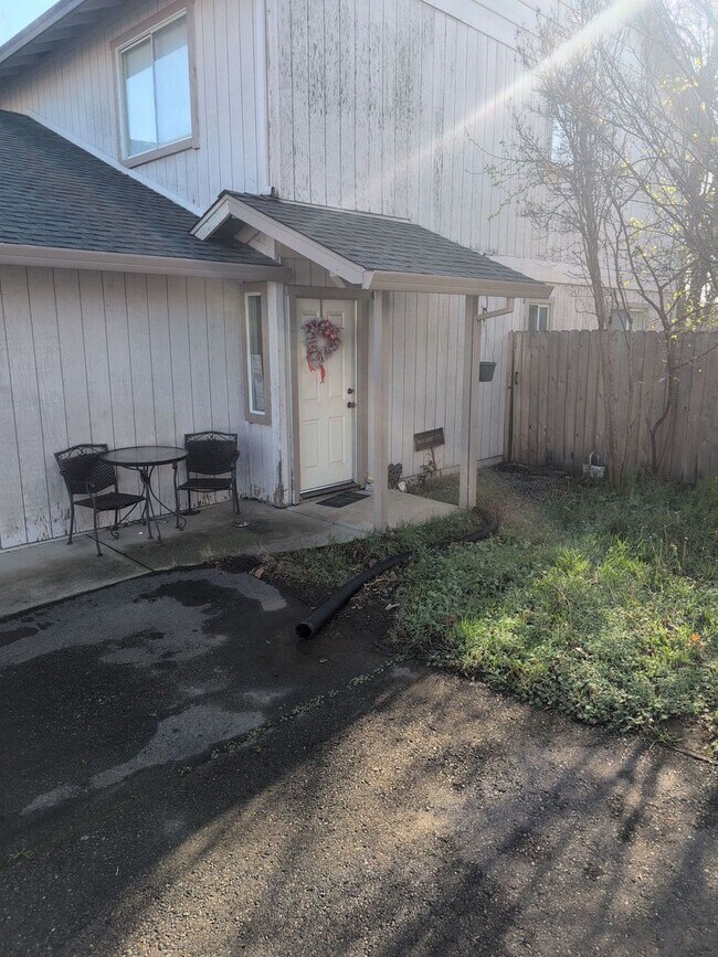 Foto del edificio - Great Townhouse in Anderson