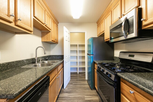 Building Photo - 1812 N Alvarado St