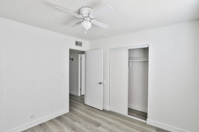 Building Photo - AZ21-033