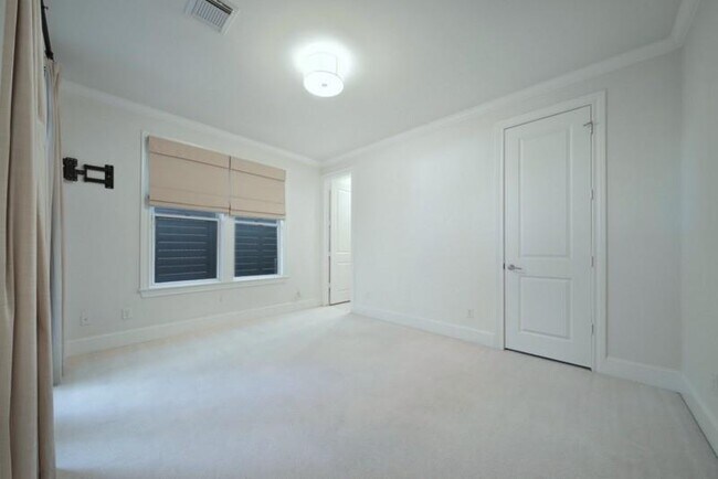 Foto del edificio - 3913 Gramercy St