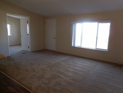 Building Photo - 185 Pine Canyon Rd
