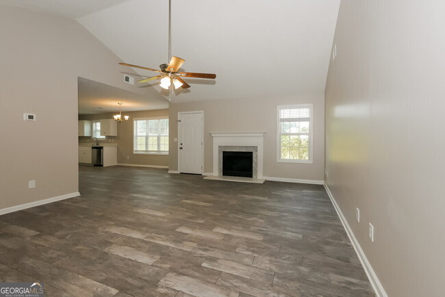 Foto del edificio - 303 Vineyard Ridge Ln