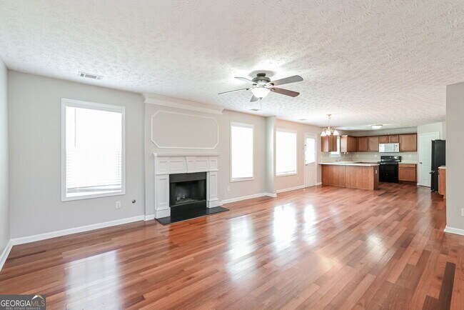 Building Photo - 1035 Paper Creek Dr SE