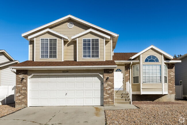Building Photo - 6129 Crystal River Dr