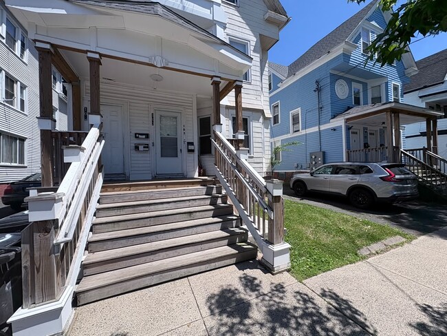Building Photo - 103 Sheffield Ave