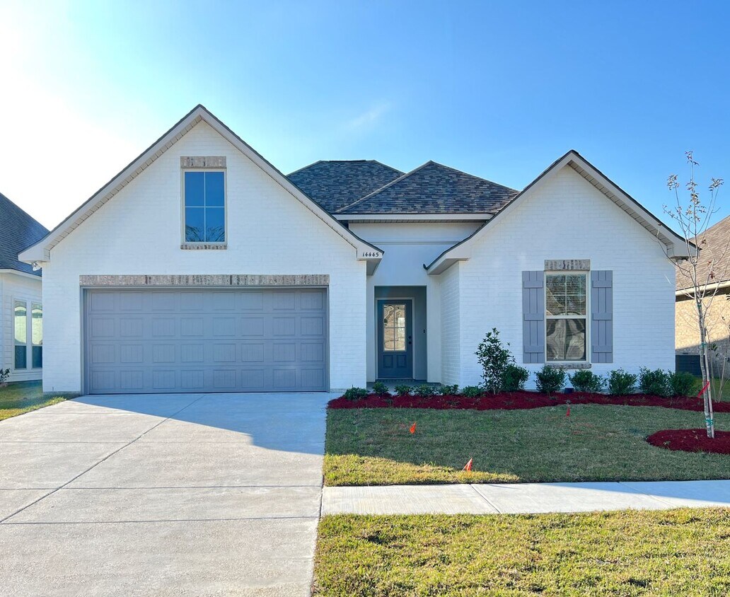 Foto principal - 3BED/2BATH Home for Lease in Silver Oaks S...