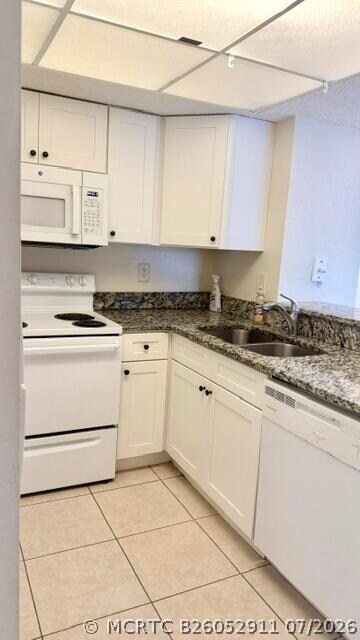 Building Photo - 1520 SE Royal Green Cir