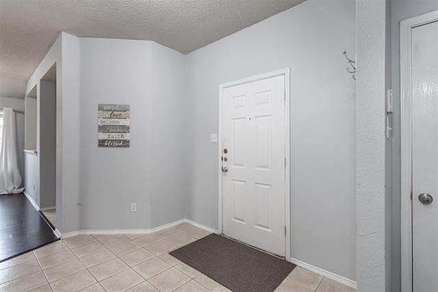 Building Photo - 9916 Tyler Dr
