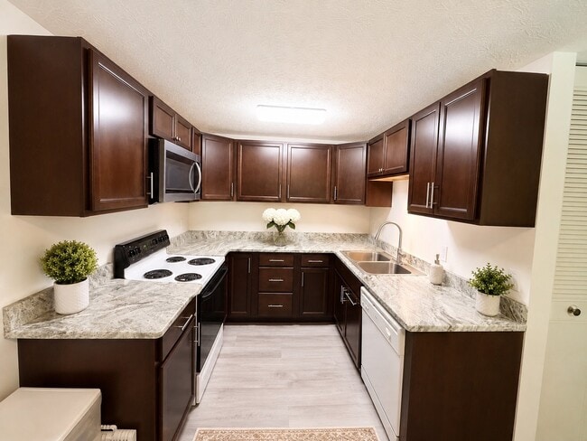 Building Photo - 4301 Cox Dr