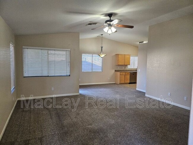 Building Photo - 842 E Impreria St