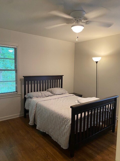 Dormitorio - 2147 Perkerson Rd SW