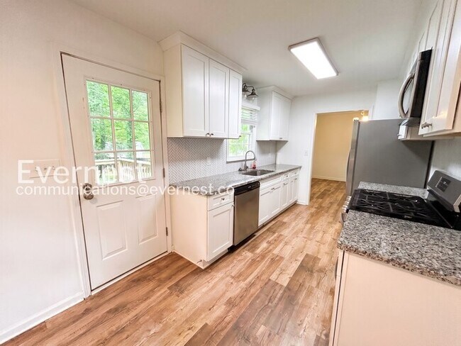 Foto del edificio - 323 N Briar Ridge