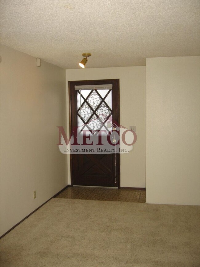 Foto del edificio - Darling 3 bedroom Springfield Home