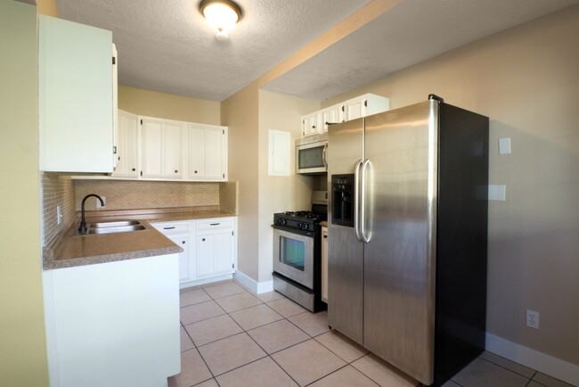 Building Photo - 300 E 400 S