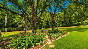 Foto del edificio - 5556 Legend Hills Ln