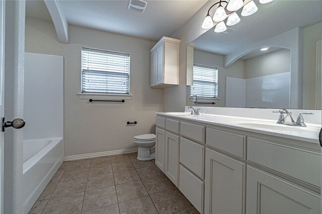 Building Photo - 926 Kensington Dr