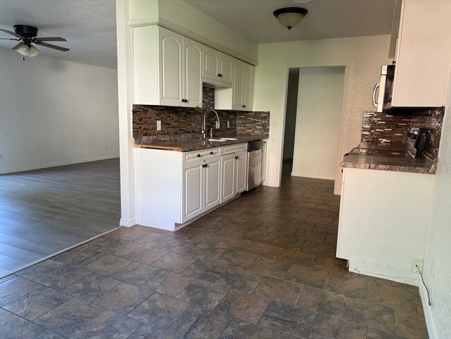 Building Photo - $1,900.00 MOVE-IN-SPECIAL