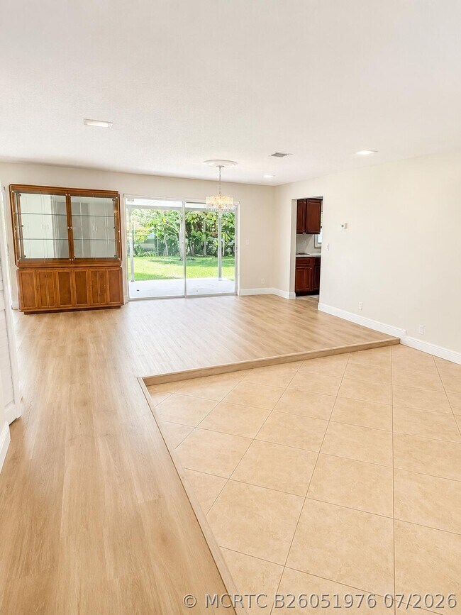 Foto del edificio - 6020 NW 25th Ct