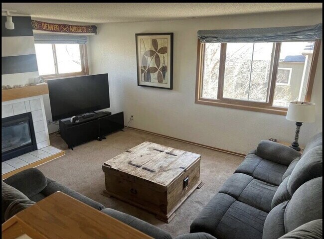 Foto del edificio - 2873 Springdale Ln