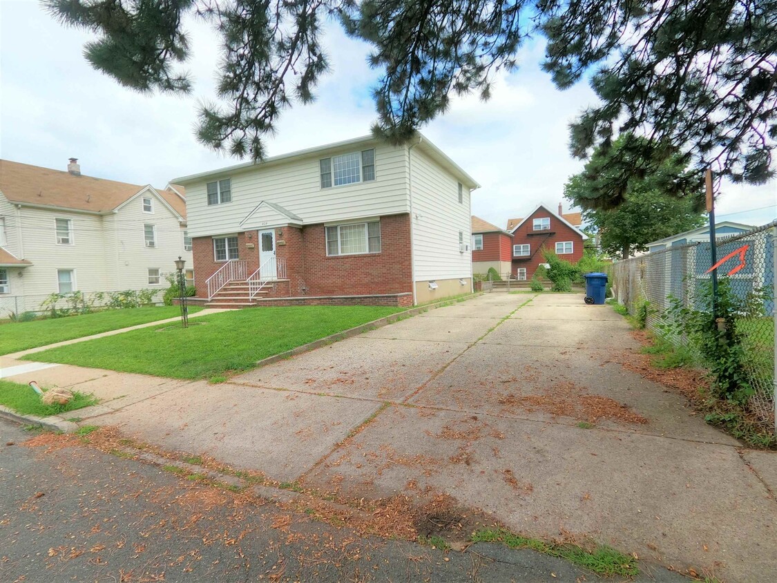 Foto principal - 404 Jackson Ave