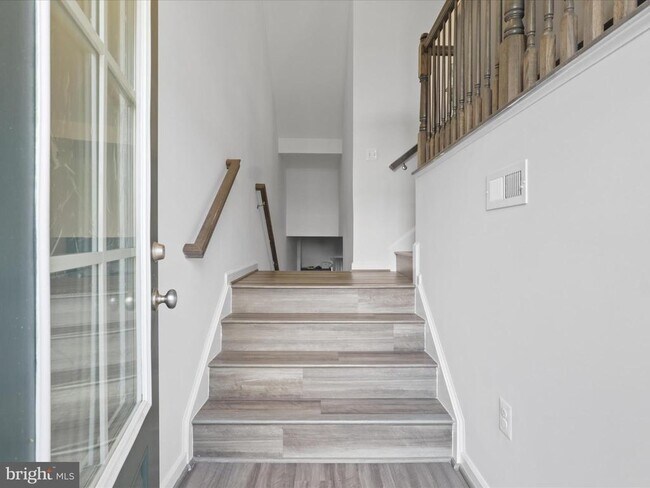 Building Photo - 422 Indigo Way