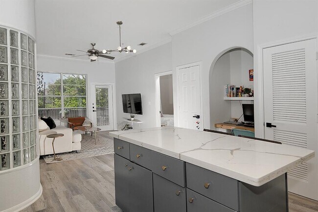 Foto del edificio - 1441 East St