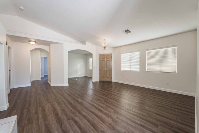 Foto del edificio - Beautiful 2 bedroom home in the heart of G...