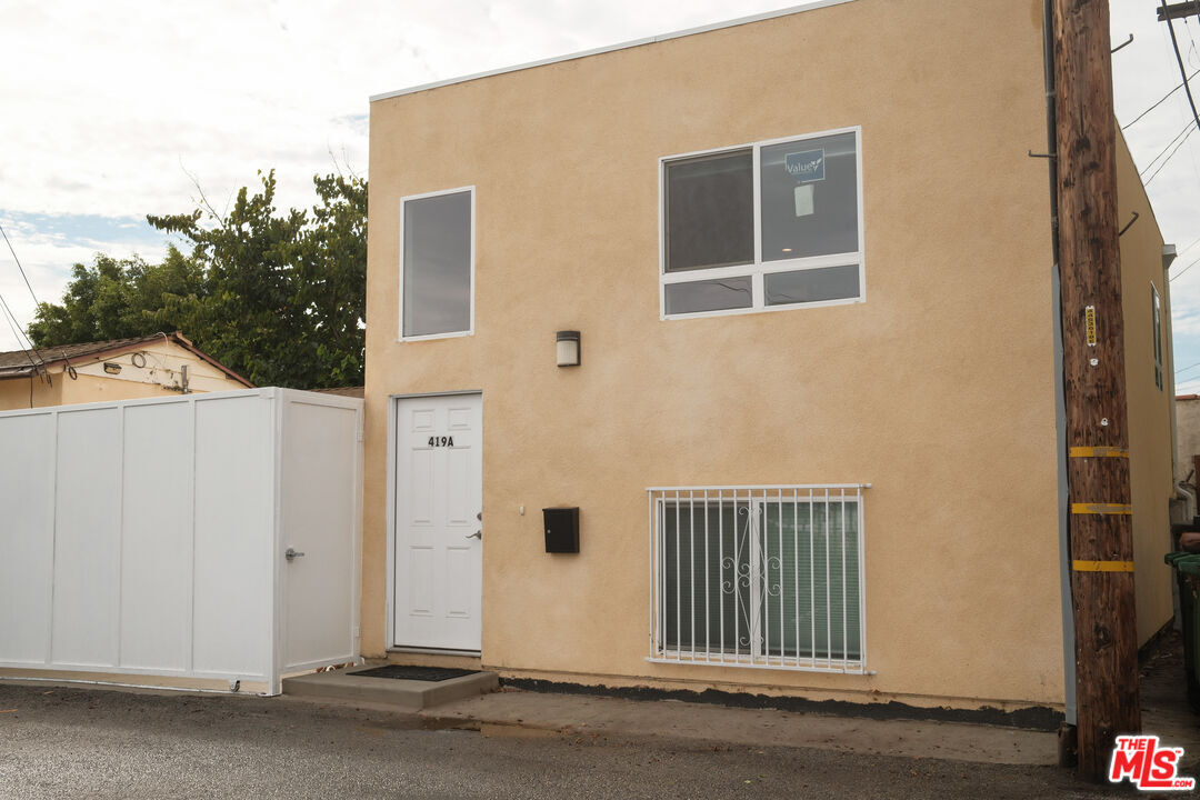 Primary Photo - 419 S Clark Dr