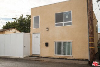 Building Photo - 419 S Clark Dr