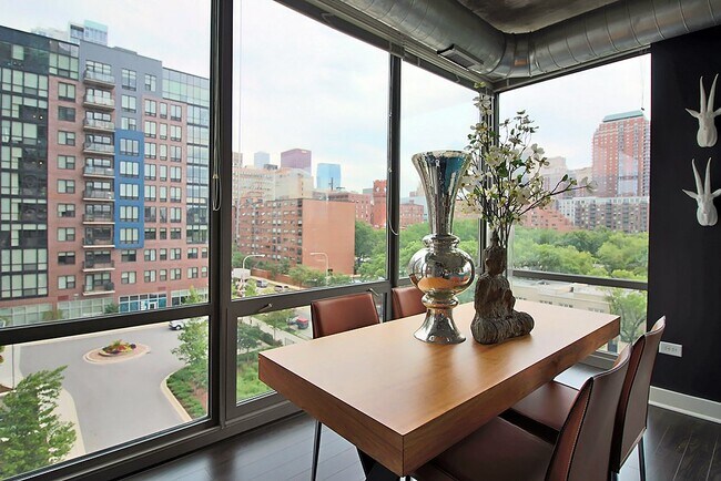 Photo - 908 S Clark St (Chicago, IL) Apartment