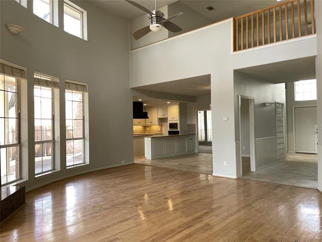 Foto del edificio - 6700 Creekside Ln