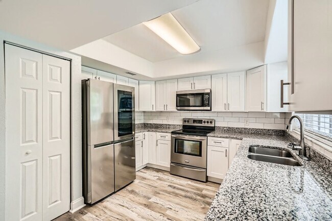 Building Photo - 612 Stone Dr