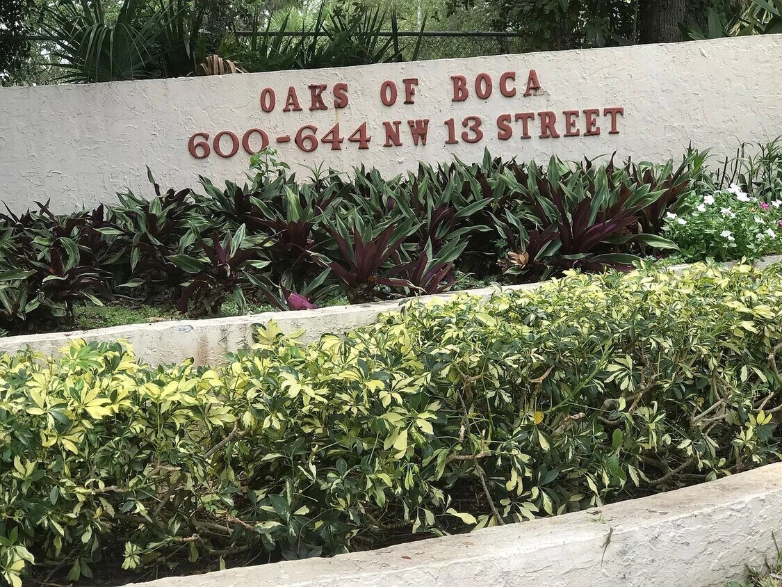 Foto del edificio - Oaks of Boca (McKay)