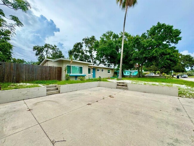 Building Photo - 3957 Wahoo Dr SE