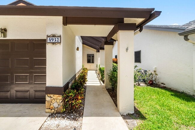 Foto del edificio - 4932 Boxwood Cir