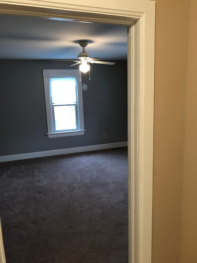 Bedroom - 221 Free St