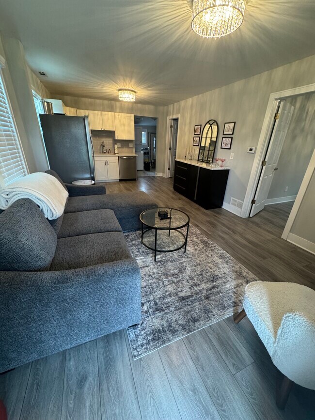 Foto del edificio - 3330 McDowell St