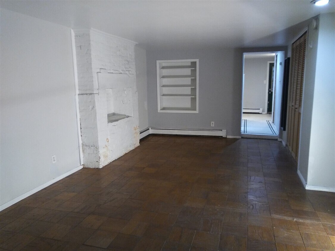 Primary Photo - 220 Garden St