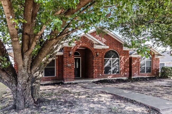 Foto del edificio - 7605 Colfax Dr