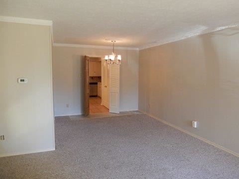 Foto del edificio - 8403 Lullwater Dr