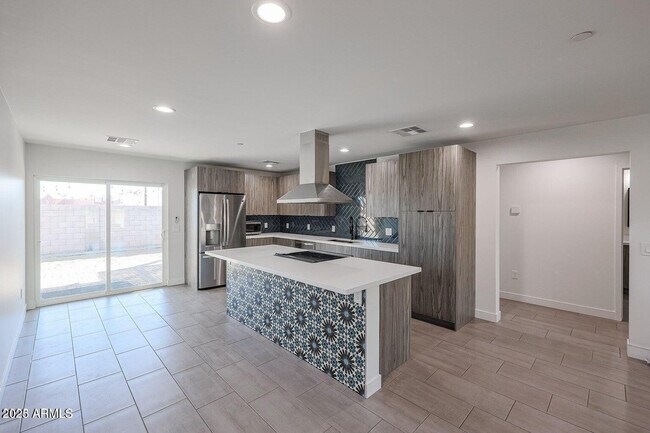 Foto del edificio - 2651 N 71st Pl